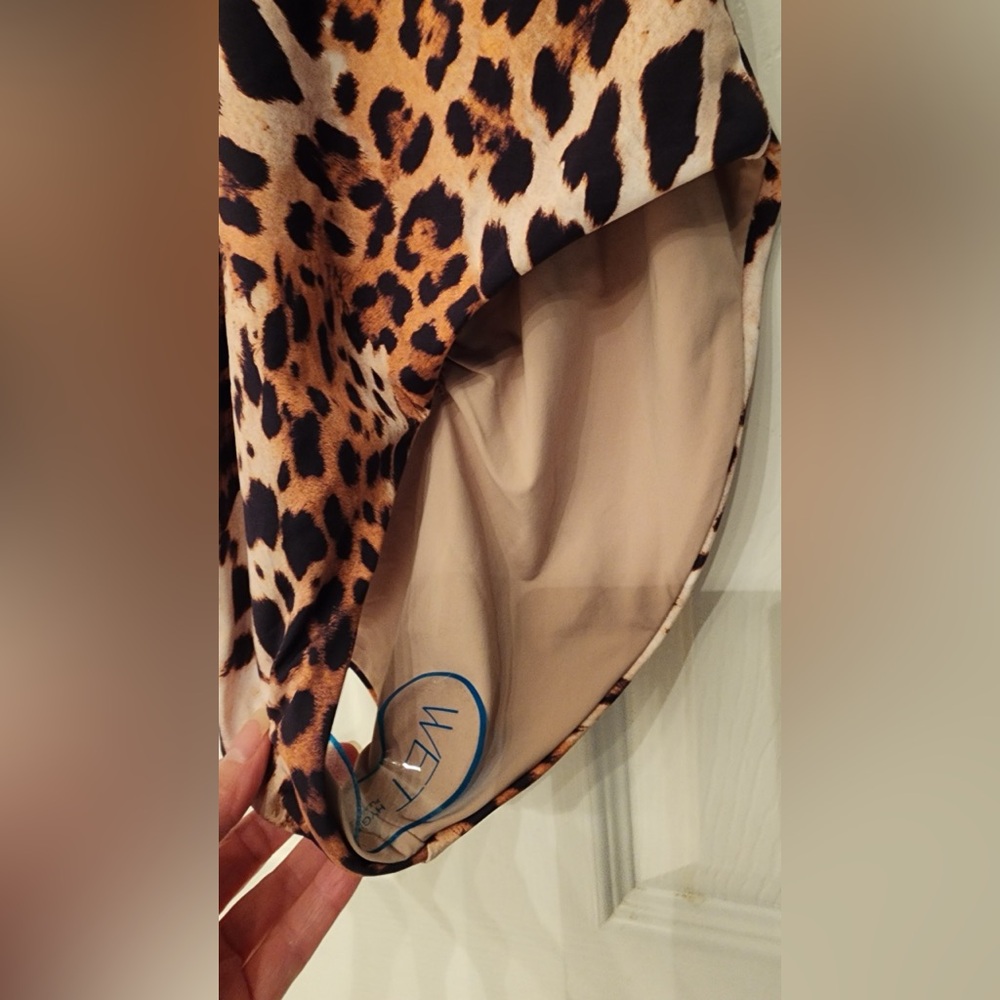 WET Swimwear Amara Leopard Halter Women’s One Piece Swimsuit Size XS & Medium - Picture 7 of 11